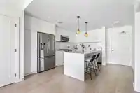 301 8327 201 STREET - thumbnail 6