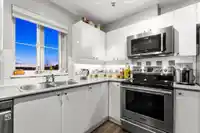 206 6336 197 STREET - thumbnail 1