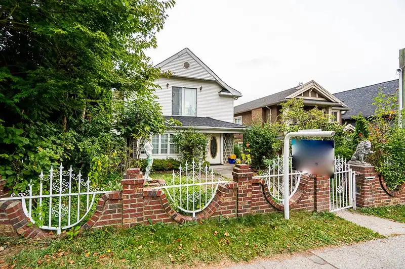 333 E 28TH AVENUE - photo 2 of 2