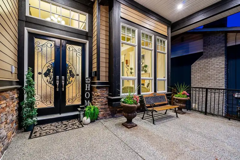5866 126 STREET - photo 3 of 40