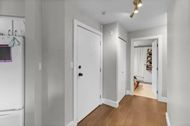 205 1755 SALTON ROAD - photo 3 of 26