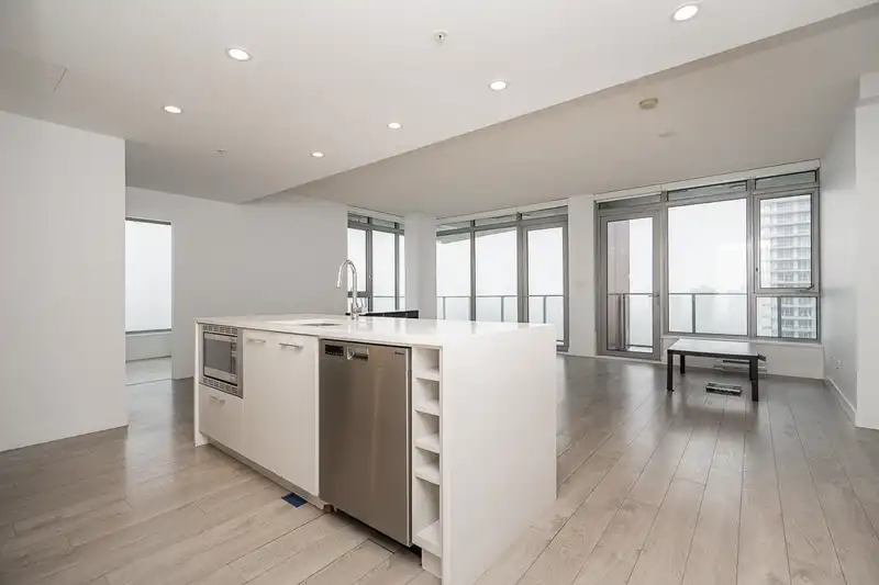1801 518 WHITING WAY - photo 1 of 40