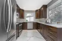 4835 200A STREET - thumbnail 10