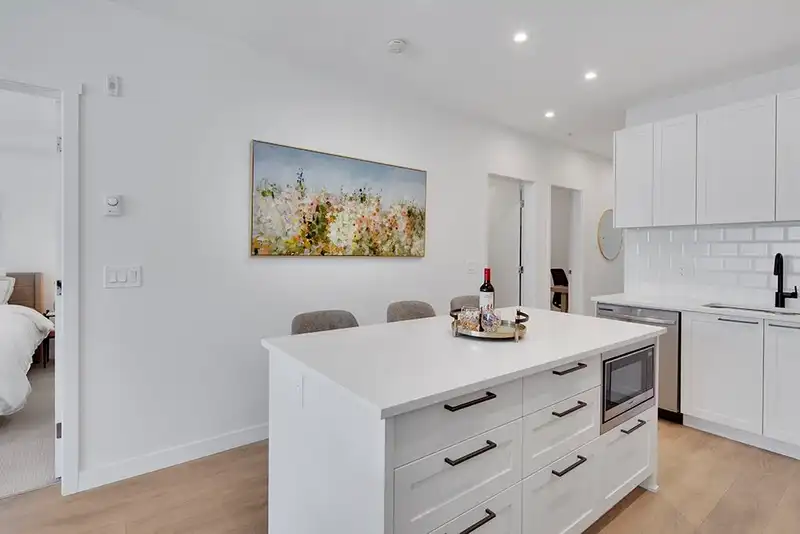 330 5415 BRYDON CRESCENT - photo 4 of 33
