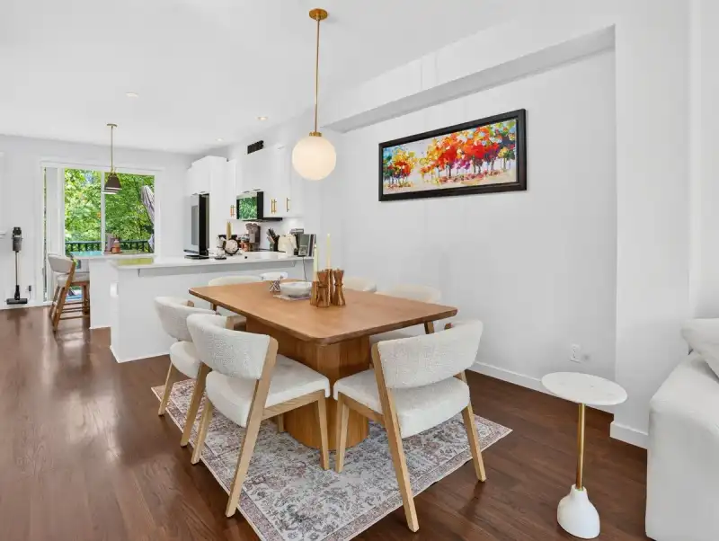 15 1245 HOLTBY STREET - photo 1 of 40