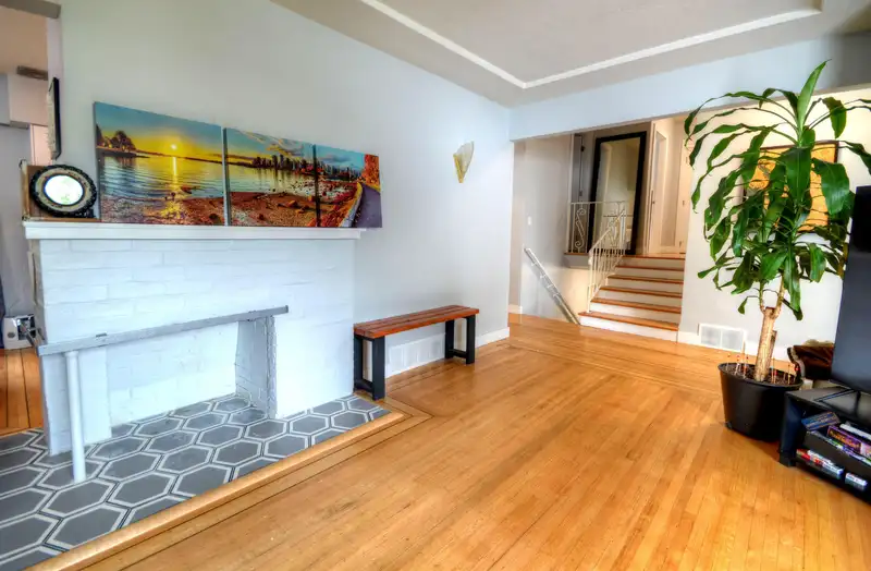 12901 98B AVENUE - photo 3 of 19