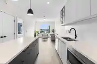 603 8117 200A STREET - thumbnail 4