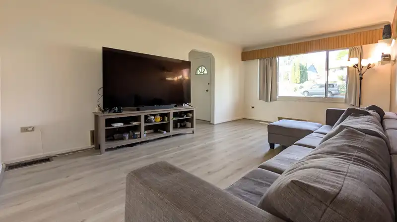 454 WILSON STREET - photo 2 of 28