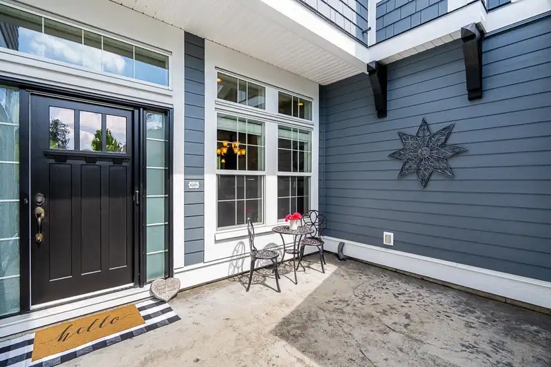 16265 61A AVENUE - photo 4 of 40