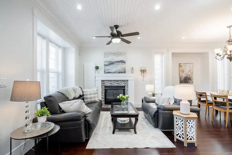 20958 80A AVENUE - photo 3 of 37