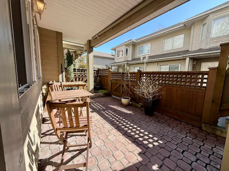 10 815 TOBRUCK AVENUE - photo 4 of 34
