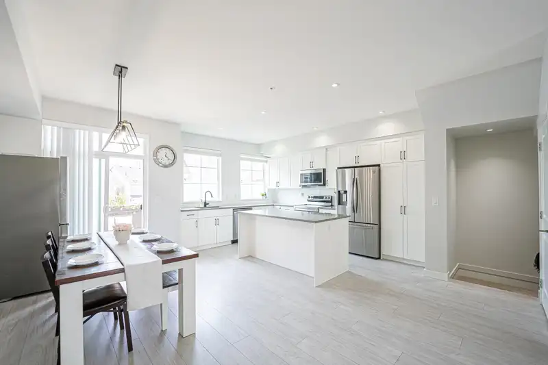 68 20180 84 AVENUE - photo 1 of 40