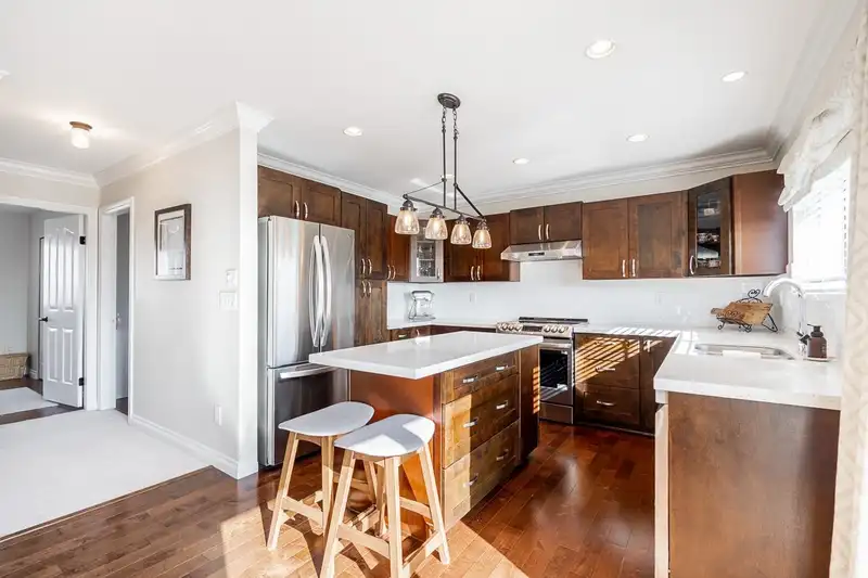 6031 189A STREET - photo 4 of 22