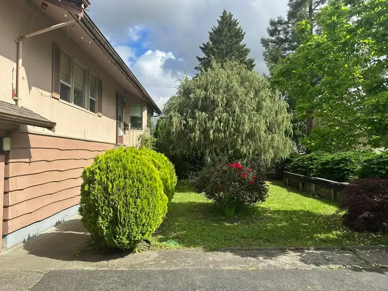 10207 127 STREET - photo 4 of 22
