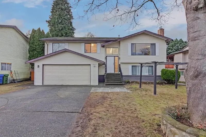 3657 PERTH STREET - photo 1 of 31
