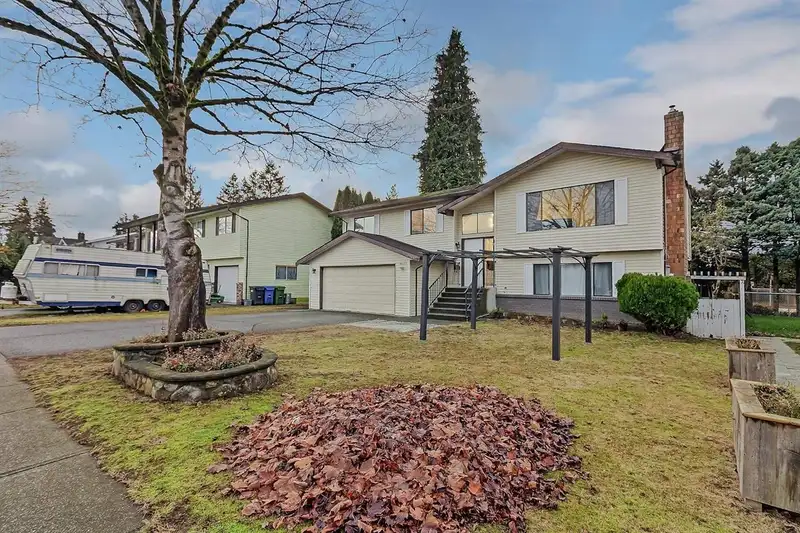3657 PERTH STREET - photo 2 of 31