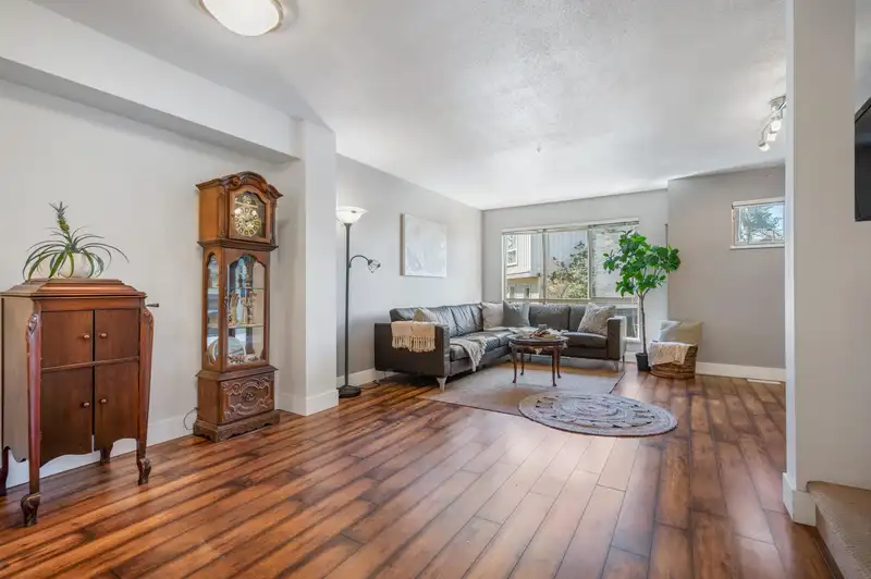 92 20350 68 AVENUE - photo 3 of 38