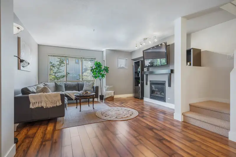 92 20350 68 AVENUE - photo 4 of 38