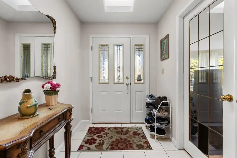 16328 108A AVENUE - photo 2 of 28