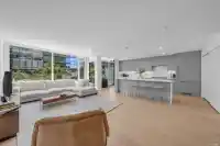 207 1331 MARINE DRIVE - thumbnail 2