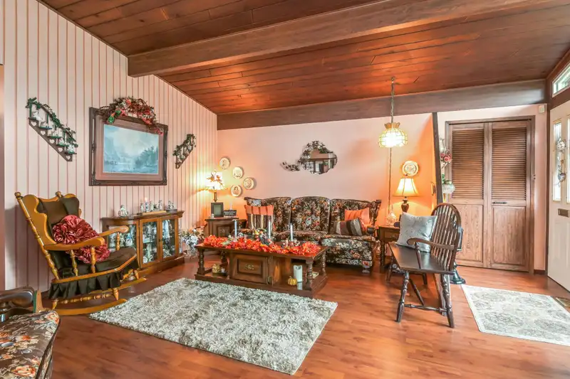 14086 77A AVENUE - photo 4 of 31