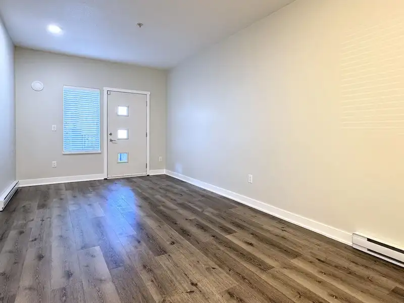 102 20460 DOUGLAS CRESCENT - photo 4 of 21