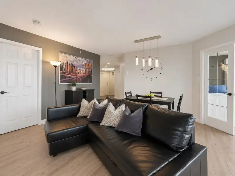 1207 13353 108 AVENUE - photo 3 of 24