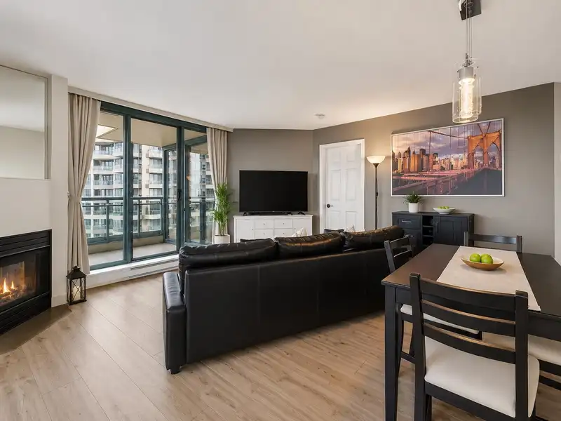 1207 13353 108 AVENUE - photo 4 of 24