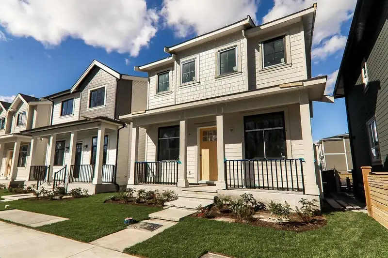 20681 76 AVENUE - photo 1 of 40