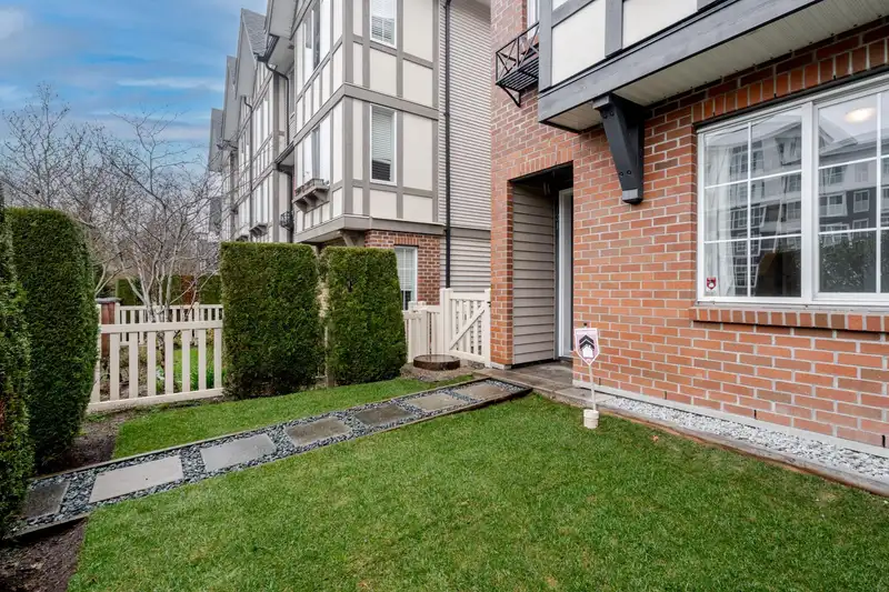 131 20875 80 AVENUE - photo 4 of 40