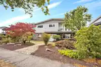 2412 E 40TH AVENUE - thumbnail 1