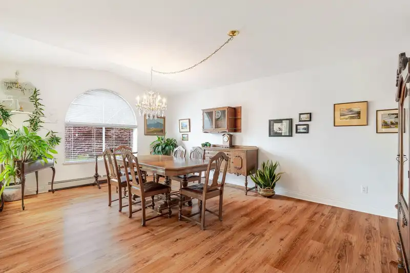 3298 MAHON AVENUE - photo 4 of 24