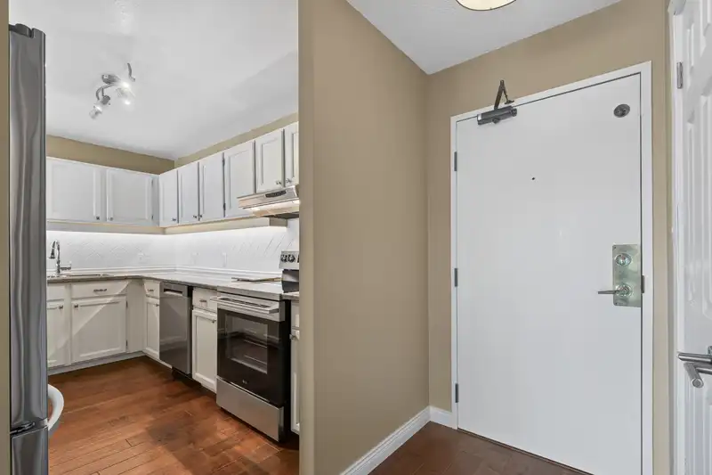 603 1442 FOSTER STREET - photo 4 of 39