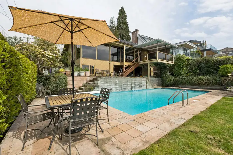 1092 DUCHESS AVENUE - photo 1 of 40