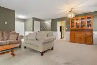 552 YALE STREET - thumbnail 14
