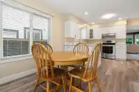 552 YALE STREET - thumbnail 3