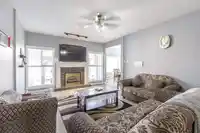 8298 151A STREET - thumbnail 11