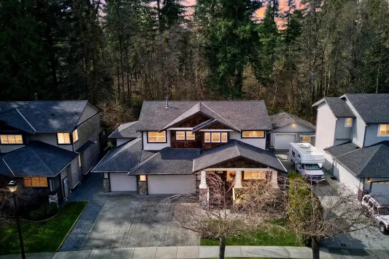 13295 233 STREET - photo 4 of 40