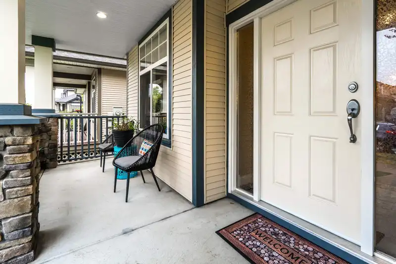 19088 68A AVENUE - photo 3 of 40