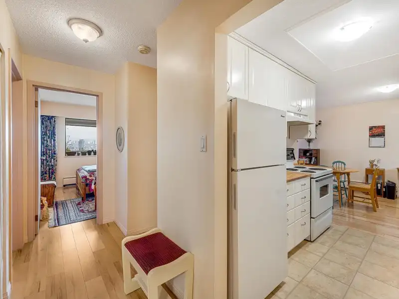 307 5340 HASTINGS STREET - photo 3 of 20