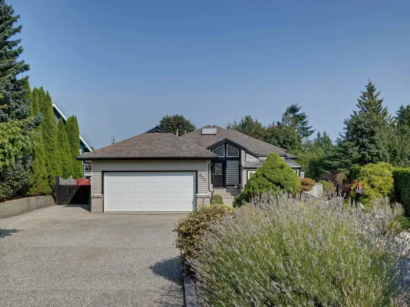 803 OCEANMOUNT BOULEVARD - photo 2 of 40