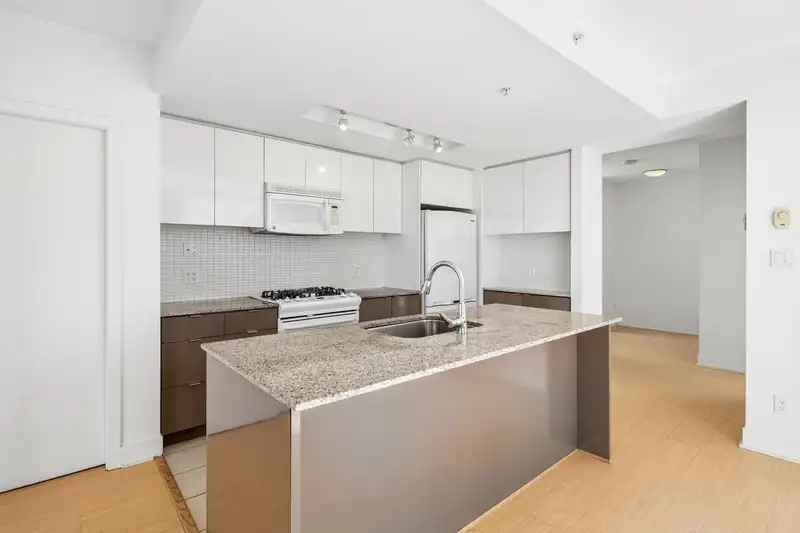 2208 4808 HAZEL STREET - photo 3 of 37