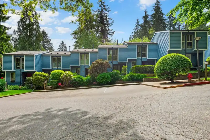128 BROOKSIDE DRIVE - photo 1 of 35