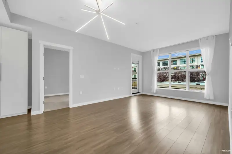 225 9551 ALEXANDRA ROAD - photo 3 of 18
