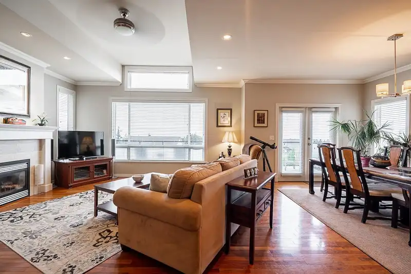 33775 GREWALL CRESCENT - photo 4 of 40