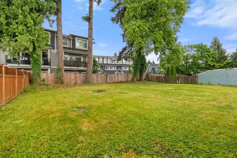 46057 MELLARD AVENUE - photo 4 of 37