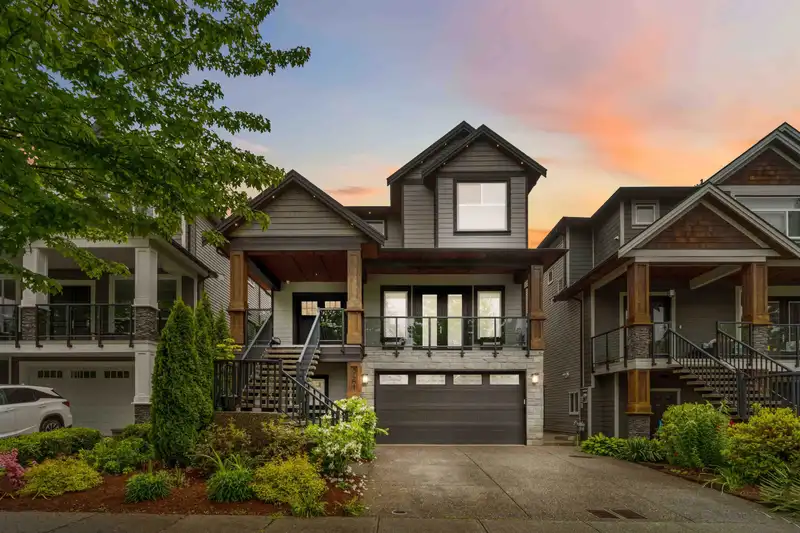 3461 DARWIN AVENUE - photo 1 of 33