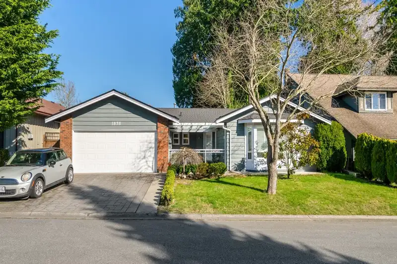 1838 148A STREET - photo 1 of 27