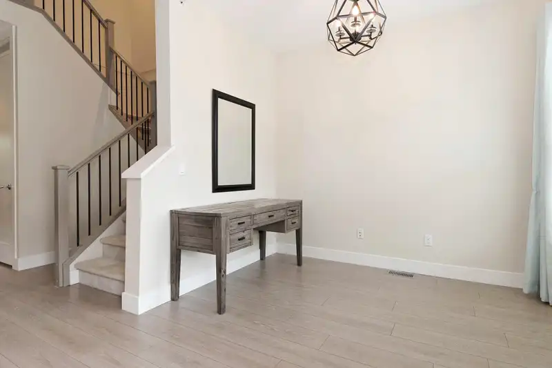 8 22057 49 AVENUE - photo 2 of 35