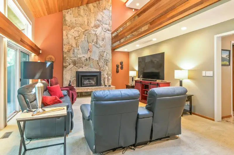 23951 58A PLACE - photo 3 of 40